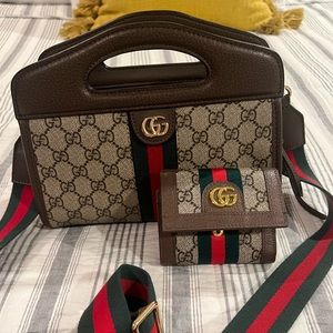 Gucci crossbody with matching wallet